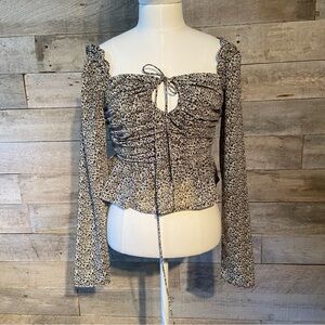 BNWT Beyond Words women’s floral cottage core peasant cropped blouse  size small